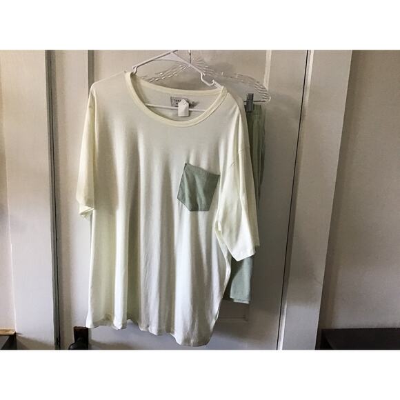 NWOT Thread Wave Cream and Green Shorts and Tee Pajama Set Large - Picture 1 of 12